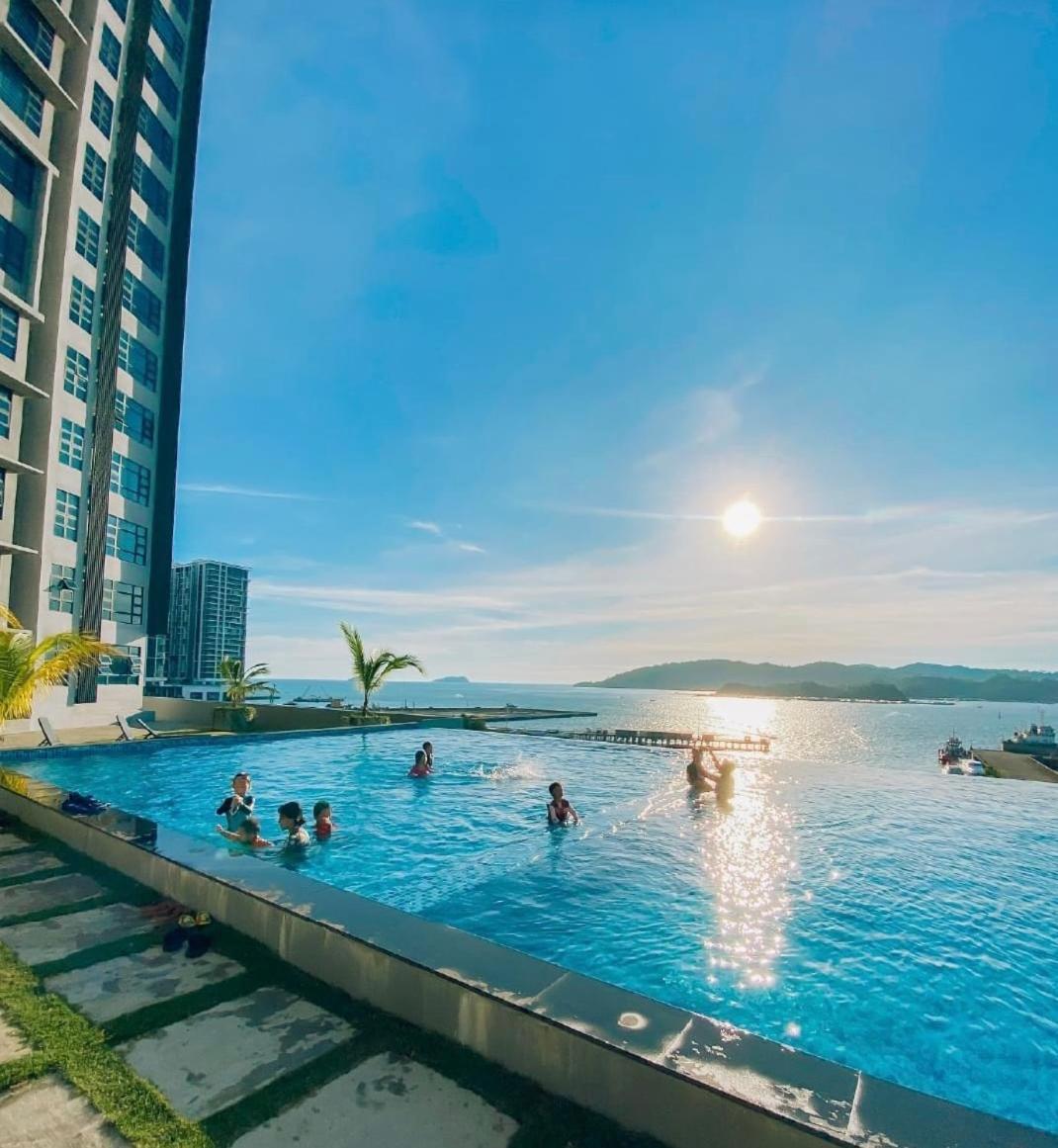 Seaview Luxury Condo Homestay 2Bed 2Bath Jesselton Quay By R2 Residence Kota Kinabalu Bagian luar foto